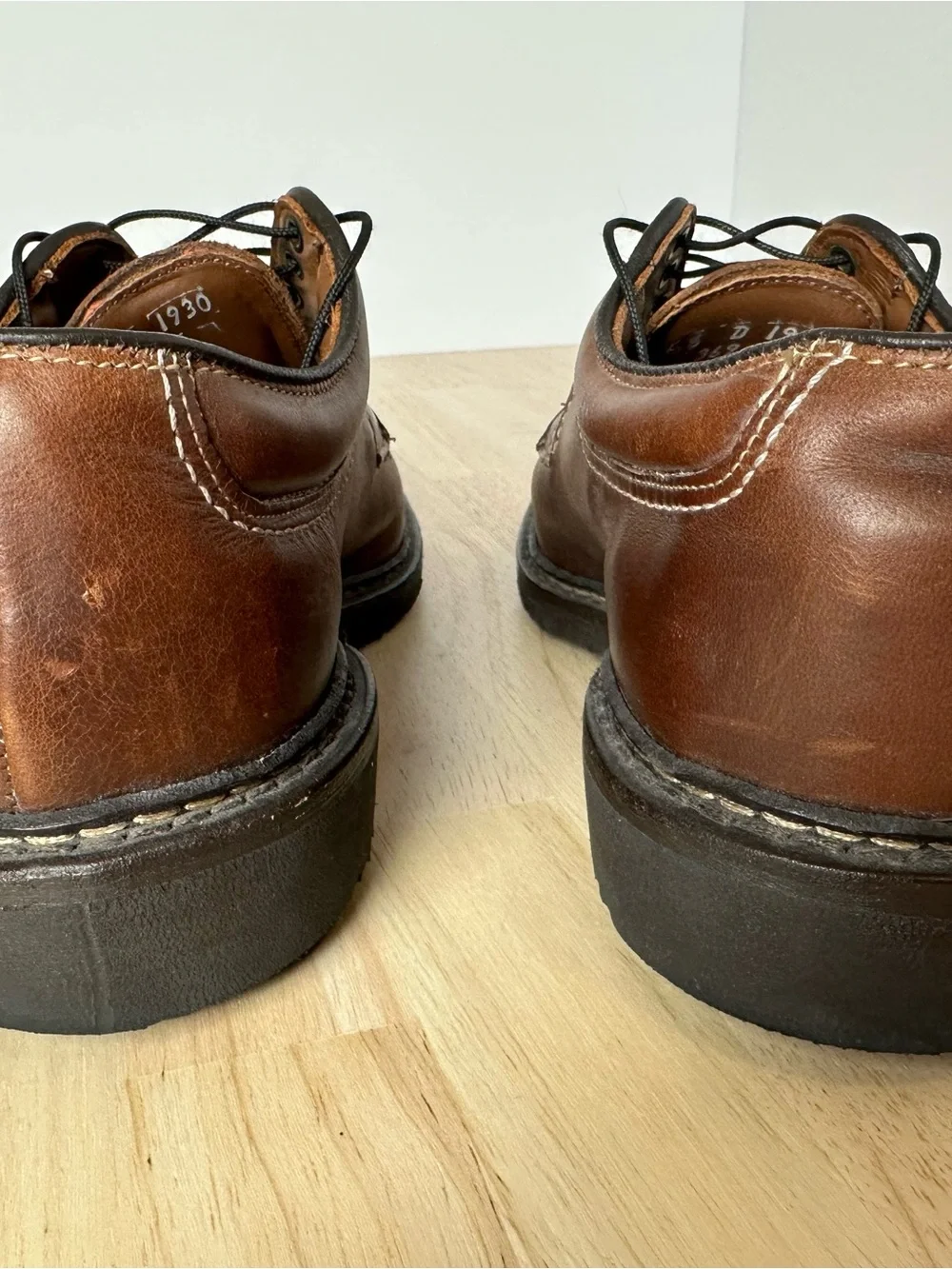 Allen Edmonds Brown Leather Derby Shoes with Black Laces